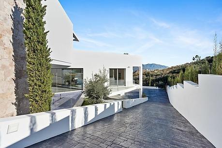 delikatissen villa lujo costa del sol terrace with jacuzzi and amazing views nueva construcción malaga newly built villa costa del sol modern interiors luxurious home house with social areas house with private pool electric car station contemporary interiors bedroom with ensuite bathroom delikatissen villa lujo costa del sol terrace with jacuzzi and amazing views nueva construcción malaga newly built villa costa del sol modern interiors luxurious home house with social areas house with private pool electric car station contemporary interiors bedroom with ensuite bathroom