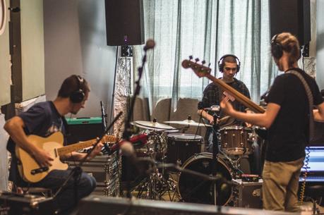 Gunshee - Friends Through Here (2021)