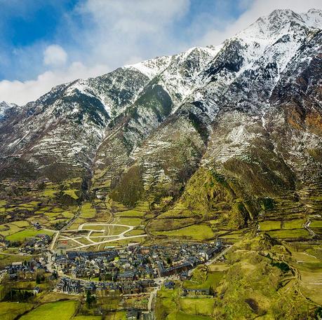 Escapada al Valle de Benasque, Huesca Benasque, un pueblo, un valle y mil aventuras en la montaña