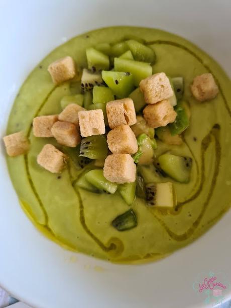 GAZPACHO DE AGUACATE Y KIWIS