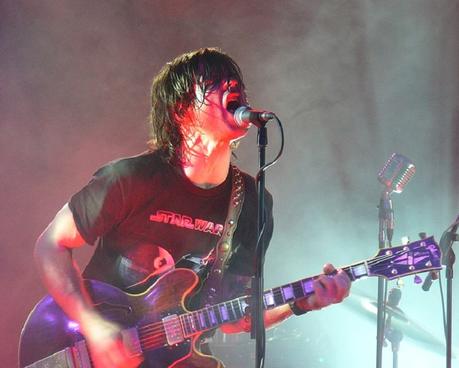 Ryan Adams pide ayuda desesperadamente