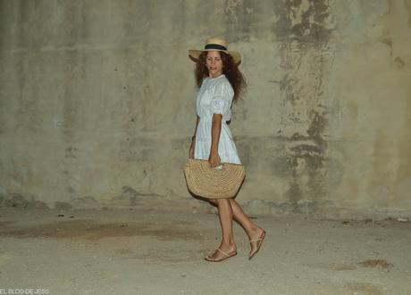 WHITE DRESS WHITE DRESS