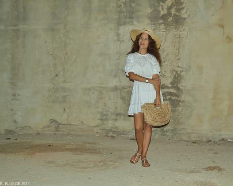 WHITE DRESS WHITE DRESS