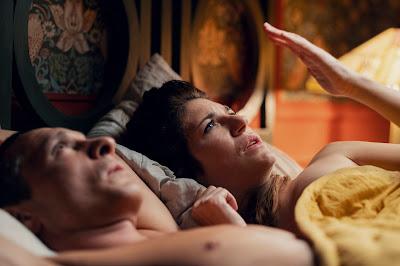 Dos; Abrazos forzosos