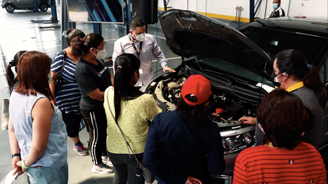 MECÁNICA BÁSICA Y DEFENSA PERSONAL PARA CLIENTAS RENAULT