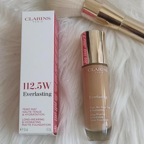 Base Everlasting Mate de Clarins 02