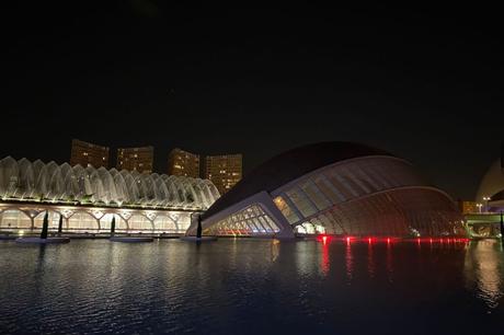 Colores de la bandera peruana se lucieron en lugares emblemáticos de todo el mundo