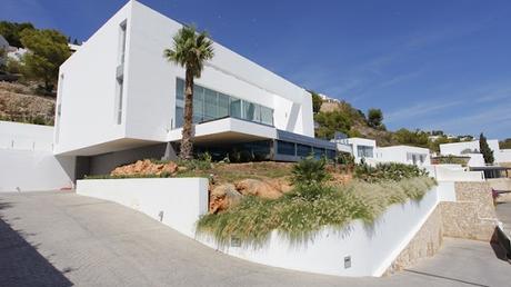 Residencia Minimalista en Santa Eulalia, Ibiza