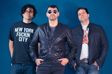 CIONICO presenta ‘Extraño’, un tema de lujuria, seducción y desastre CIONICO presenta ‘Extraño’, un tema de lujuria, seducción y desastre