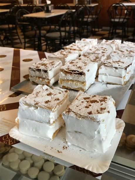 La confitería Ferrero cambia de cara tras siglo y medio endulzando los hogares del Bierzo Alto 14