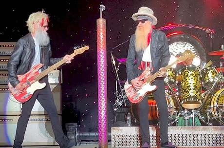¿Irrespetuoso? ZZ Top tocan un par de días después de la muerte de Dusty Hill