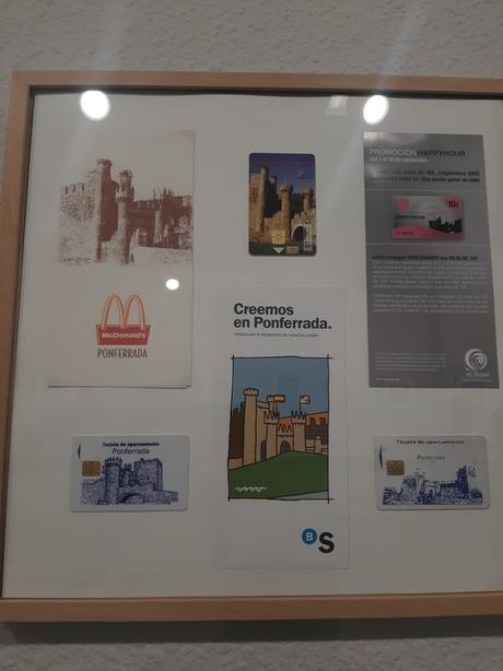 La cartelería del Castillo de los Templarios sirve como inspiración para una nueva exposición en La Biblioteca de Ponferrada 14