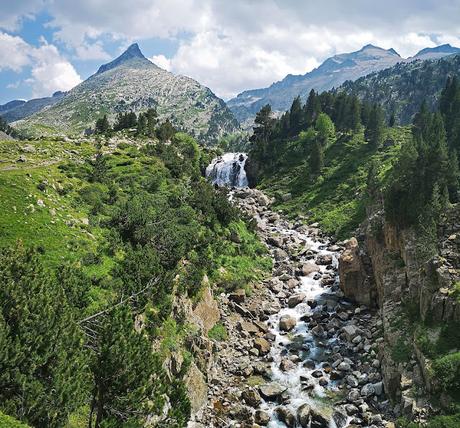 Tuc de Mulleres (3.009 m.) desde la Besurta Tuc de Mulleres (3.009 m.) desde la Besurta