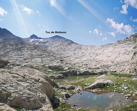 Tuc de Mulleres (3.009 m.) desde la Besurta Tuc de Mulleres (3.009 m.) desde la Besurta