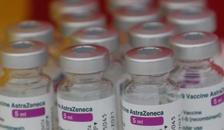 Chile: Administrarán una dosis de AstraZeneca a los inmunizados con Coronavac