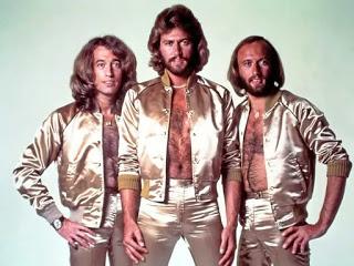 Los Bee Gees en el Imperio romano en Todos somos sospechosos