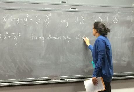 Ila-Varma-giving-a-guest-lecture-2016-800x550 Qué pregunten ellas