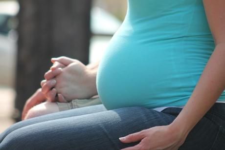 ¿Cómo afectan al bebé las emociones de una mujer embarazada?