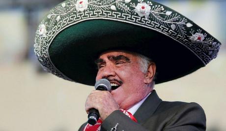 Vicente Fernández se encuentra sedado y con inflamación en la médula