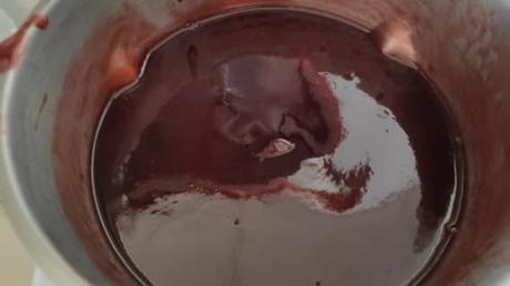 Ponemos las ciruelas en el vaso y la trituramos