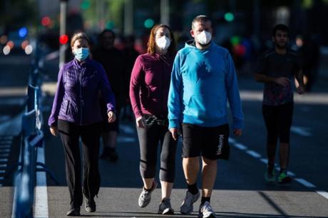 Atrapados, Entre la Derecha que no Quiere y la Izquierda que no Puede Atrapados, Entre la Derecha que no Quiere y la Izquierda que no Puede