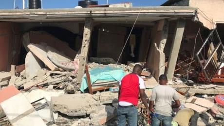 Muertes y edificaciones derribadas por terremoto en Haití.