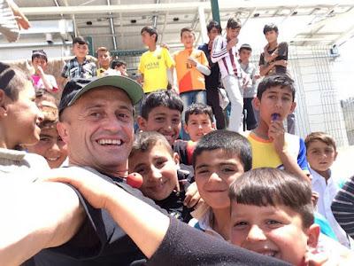 José Antonio Sánchez, un manipulador sin complejos… Y Ayuso, de vacaciones en Ibiza.