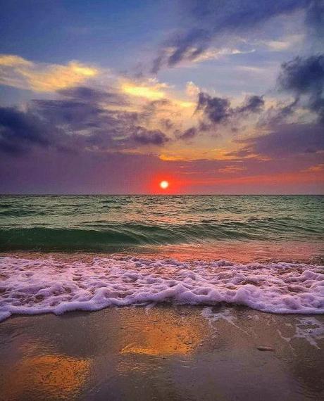 José Antonio Sánchez, un manipulador sin complejos… Y Ayuso, de vacaciones en Ibiza.