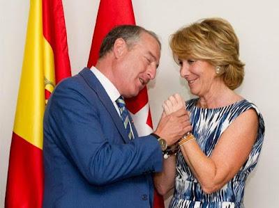 José Antonio Sánchez, un manipulador sin complejos… Y Ayuso, de vacaciones en Ibiza.