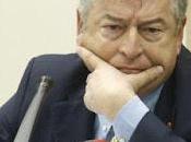 José Antonio Sánchez, manipulador complejos… Ayuso, vacaciones Ibiza.