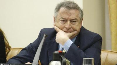 José Antonio Sánchez, un manipulador sin complejos… Y Ayuso, de vacaciones en Ibiza.