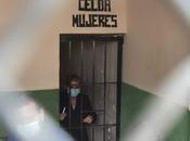 Bolivia: Defensa Jeanine Añez denuncia trasladaron hospital pone riesgo salud