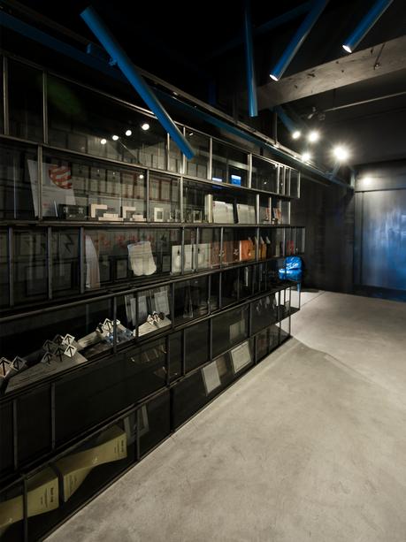 El universo exponencial de One Plus Partnership PAGE-003A-6