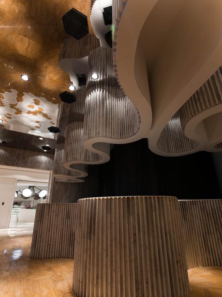 El universo exponencial de One Plus Partnership 02-4-1