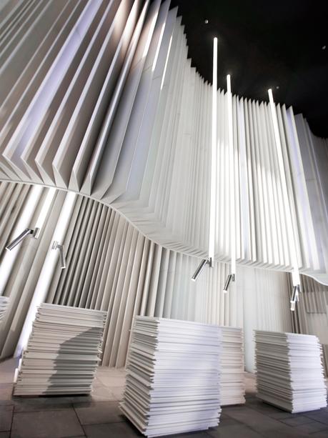 El universo exponencial de One Plus Partnership PAGE-002A-12