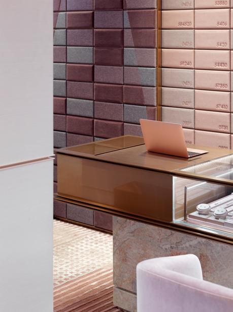 El universo exponencial de One Plus Partnership PAGE-007A-8