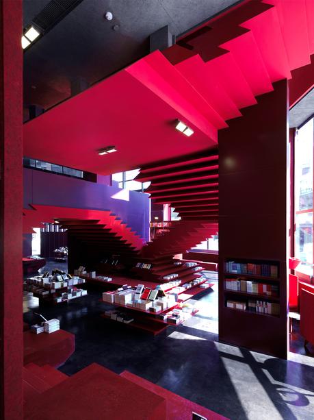 El universo exponencial de One Plus Partnership PAGE-004B-9