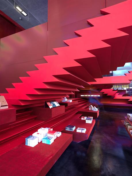 El universo exponencial de One Plus Partnership PAGE-002A-9