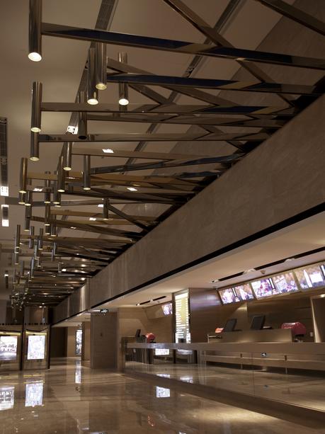 El universo exponencial de One Plus Partnership 04B