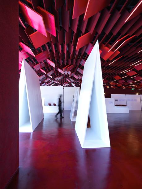 El universo exponencial de One Plus Partnership PAGE-009A-2