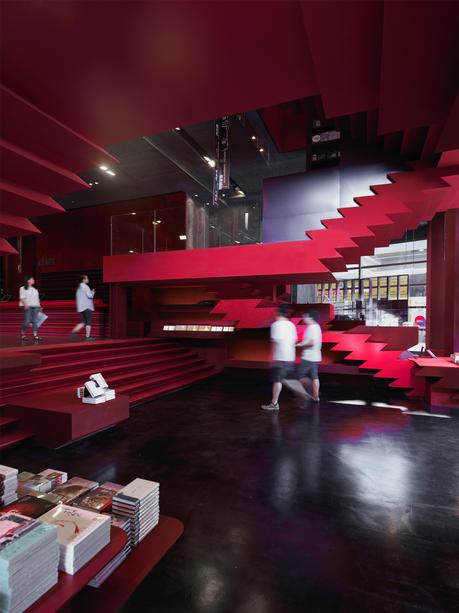 El universo exponencial de One Plus Partnership PAGE-005B-8