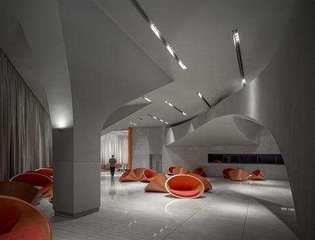 El universo exponencial de One Plus Partnership PAGE-003-12