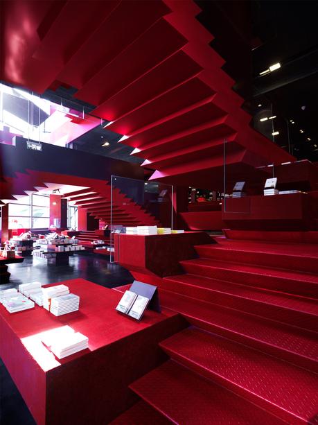 El universo exponencial de One Plus Partnership PAGE-002B-9