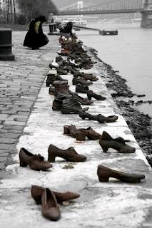 El monumento de los zapatos
