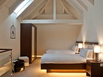 DORMITORIOS RUSTICOS CON TECHOS EN PENDIENTE