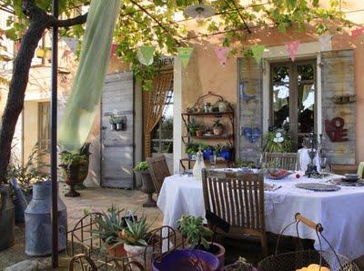 PATIOS RUSTICOS EN FRANCIA