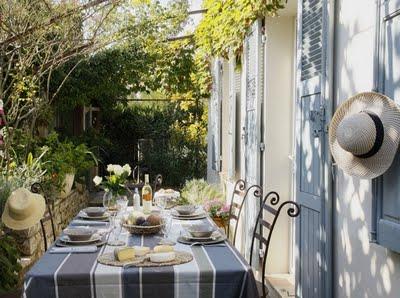 PATIOS RUSTICOS EN FRANCIA