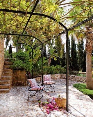 PATIOS RUSTICOS EN FRANCIA