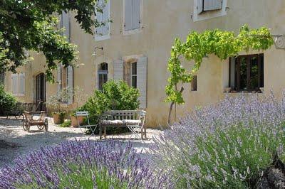 PATIOS RUSTICOS EN FRANCIA
