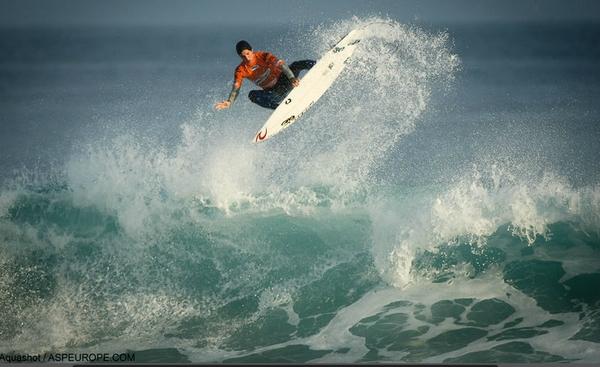 Gabriel Medina gana el ASP 6-Star San Miguel Pro Zarautz 2011